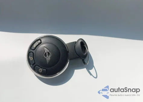 2010 Mini Cooper z USA, uszkodzony, nr VIN WMWMF3C57ATZ61622